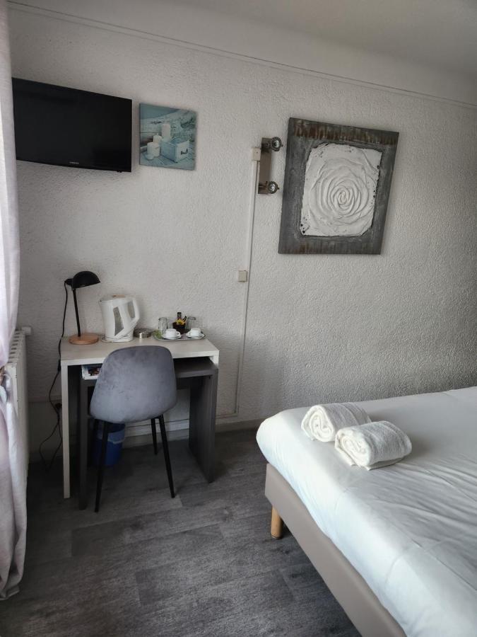 Logis Hotel Restaurant Les Charmettes Argelès-sur-Mer Exteriör bild
