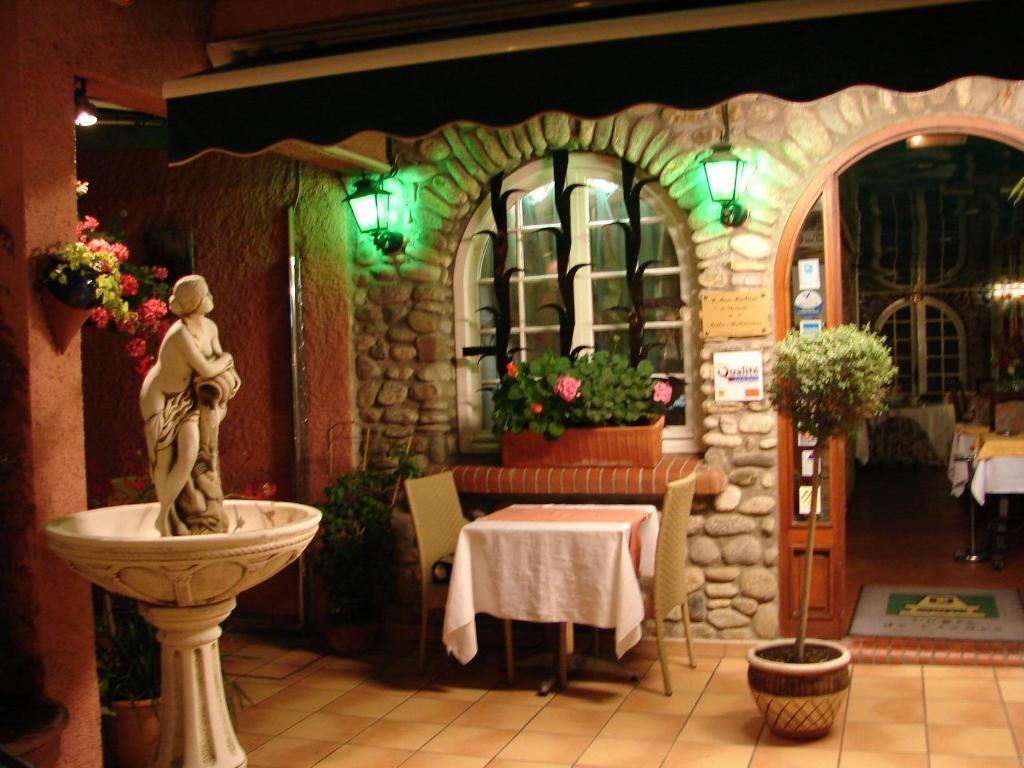 Logis Hotel Restaurant Les Charmettes Argelès-sur-Mer Exteriör bild
